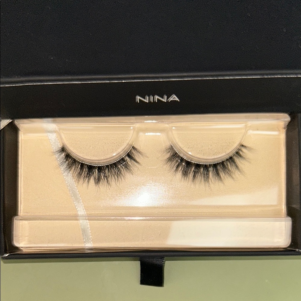 Nina Luxurious Black Eyelashes